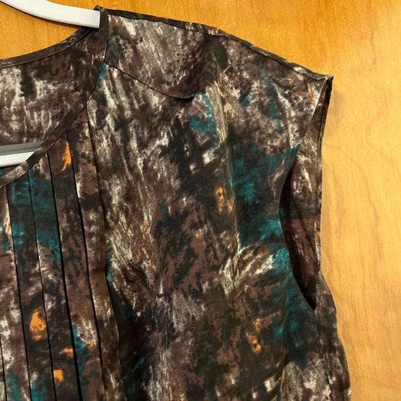 Talbots Sleeveless Top Brown Abstract Pleated Career NWOT Size Petite 8P - Picture 4 of 13